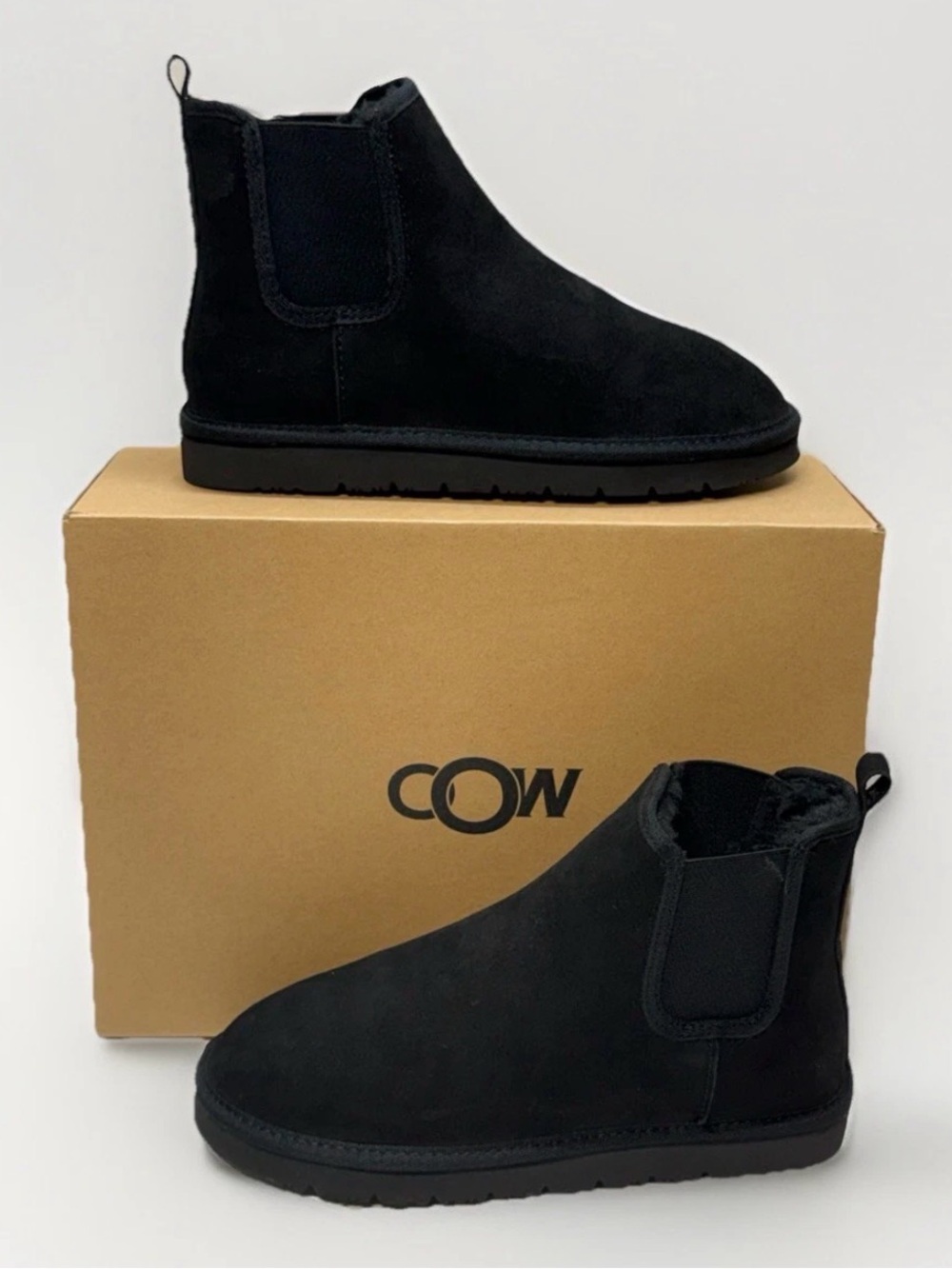 COW Chelsea Ankle Boots Womens Size 8 Black Faux Suede Fur Lined New